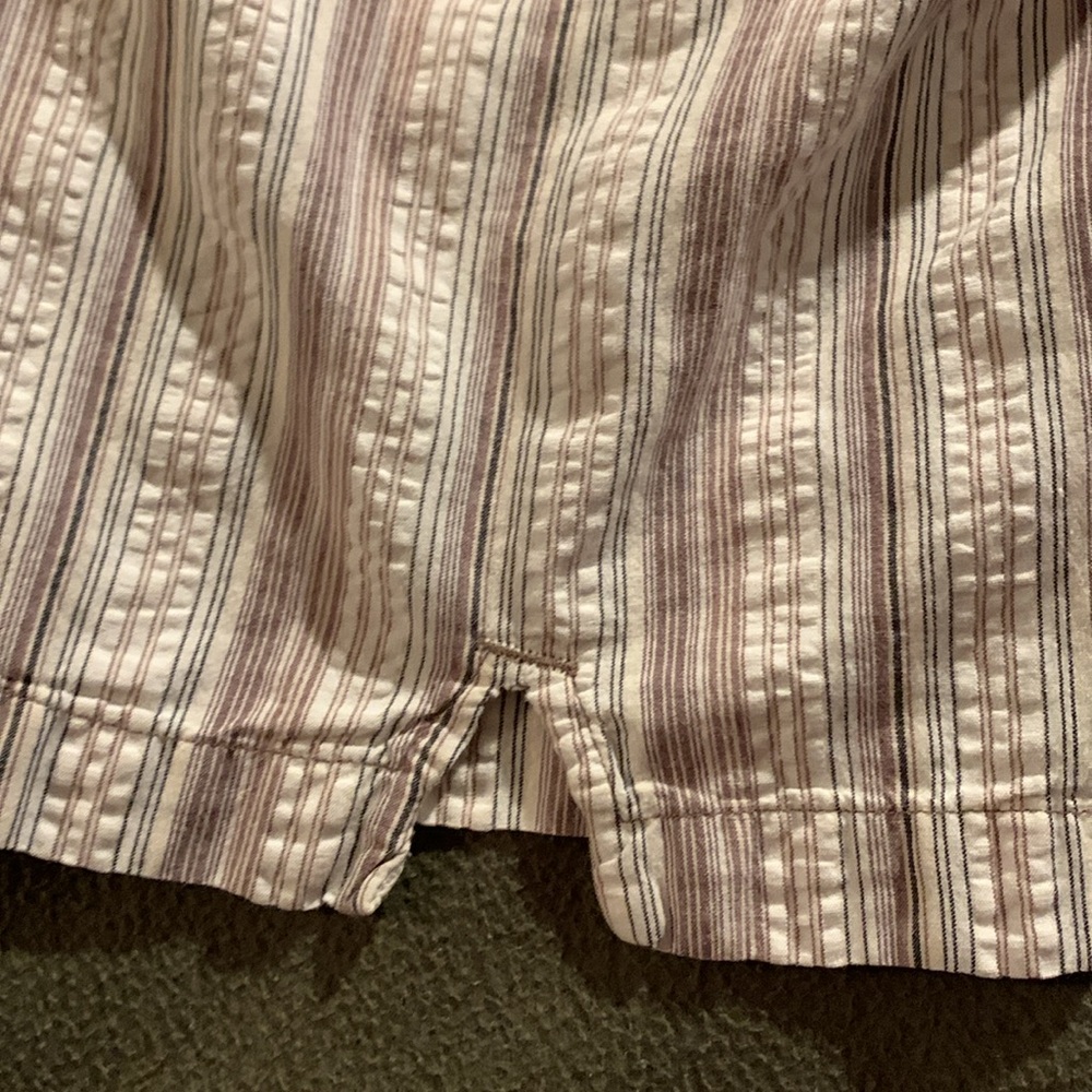 Columbia “River Resort” striped shorts. Inseam 12 inches. Size 8 - Picture 10 of 13
